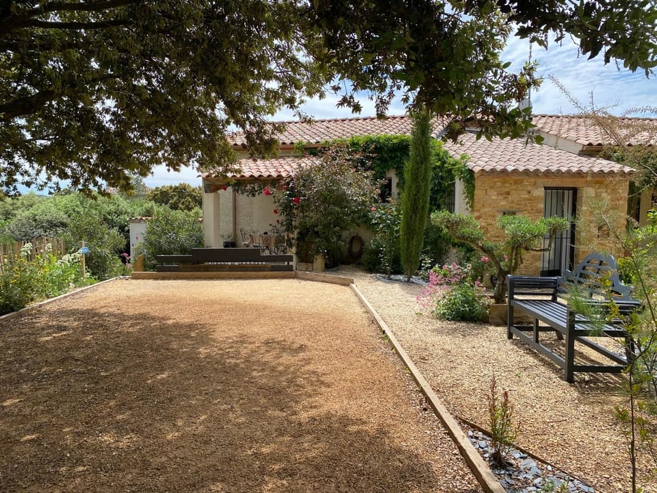 LES SANTOLINES - Studio à la campagne Apartment in Provence