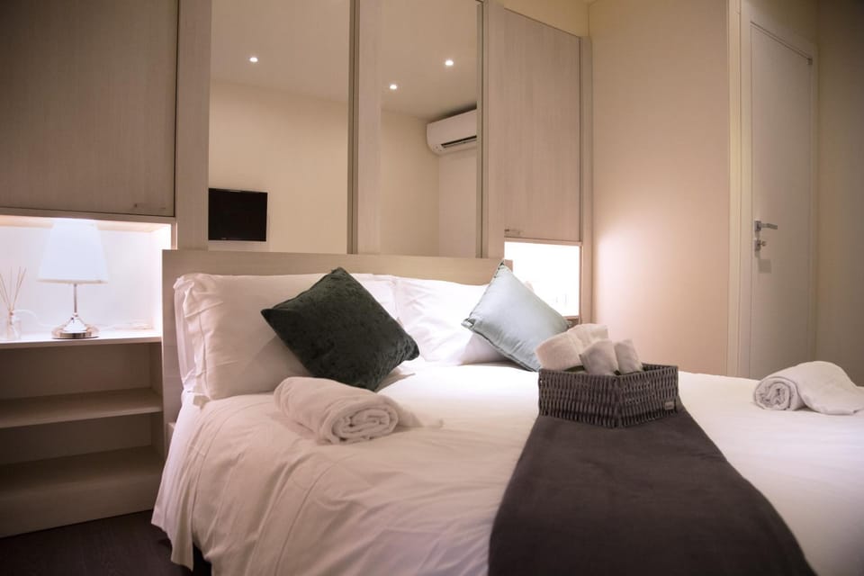 H-Aviva Giubbonari Apartment House in Rome