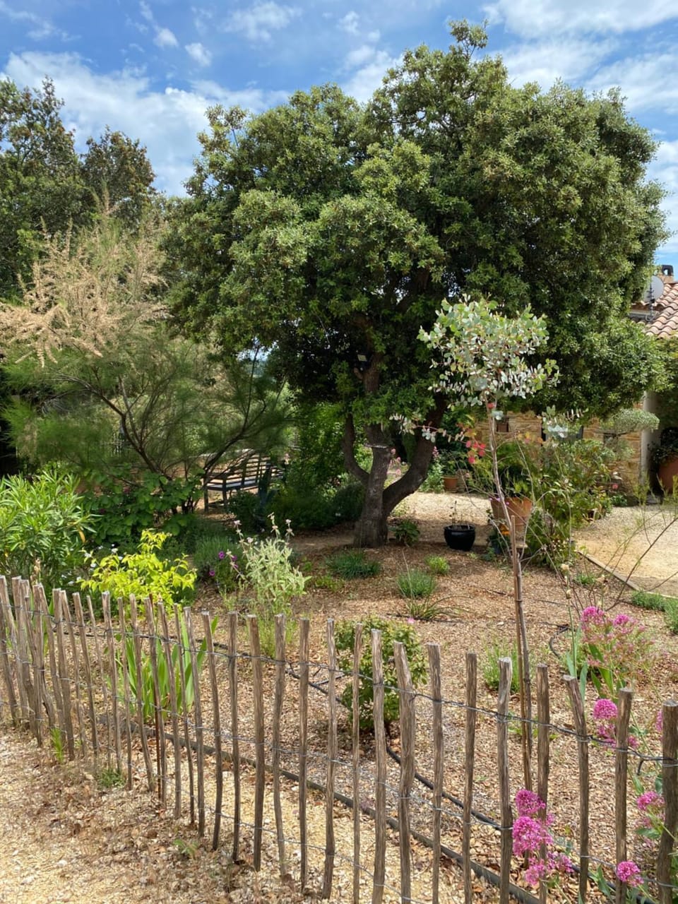 LES SANTOLINES - Studio Retro Apartment in Provence