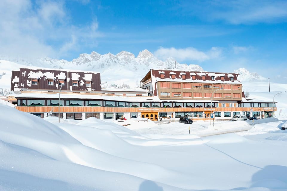 Facade/entrance, Winter