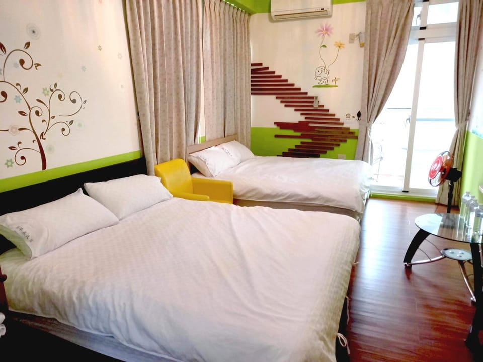 Bed, Photo of the whole room, Bedroom