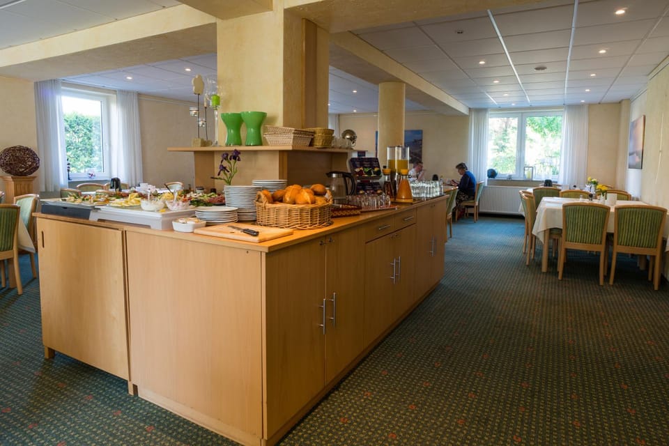 Breakfast, Buffet breakfast