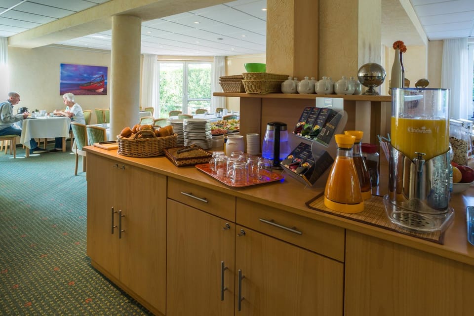 Breakfast, Buffet breakfast