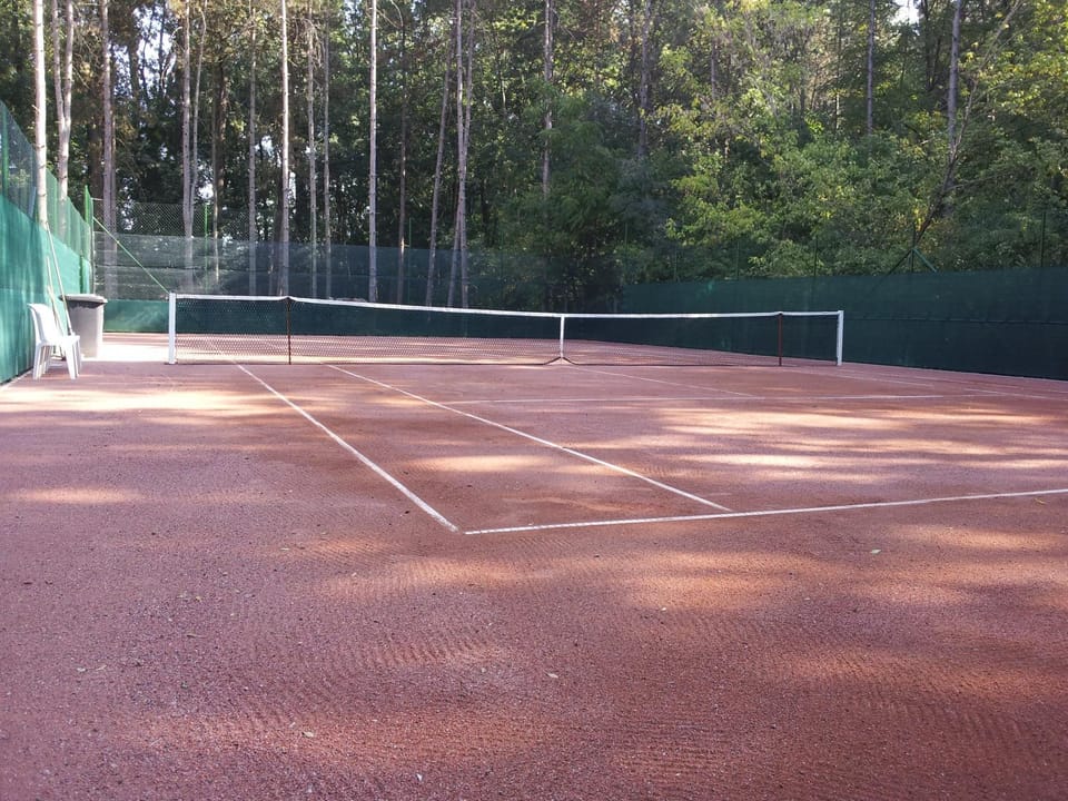 Tennis court
