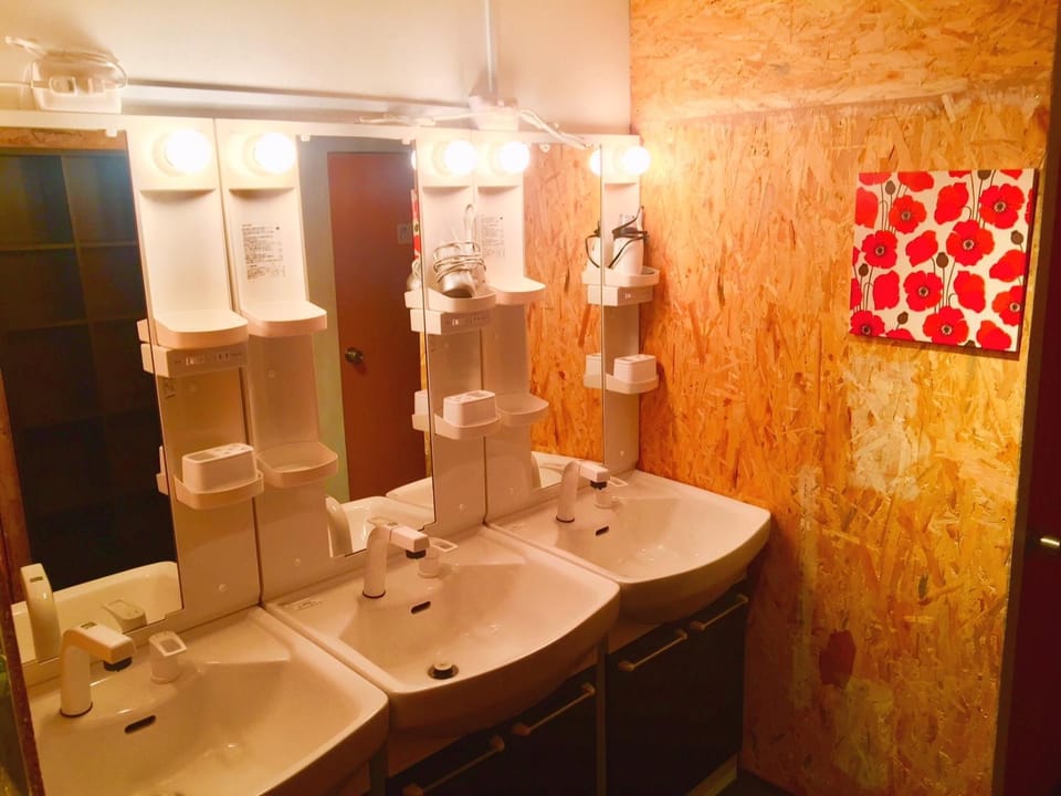 Cloud Sharing Hotel Hakata 1 Guesthouse Dormitory Bed and Breakfast in Fukuoka