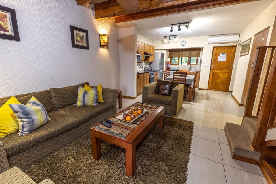 Lounge or bar, kitchen