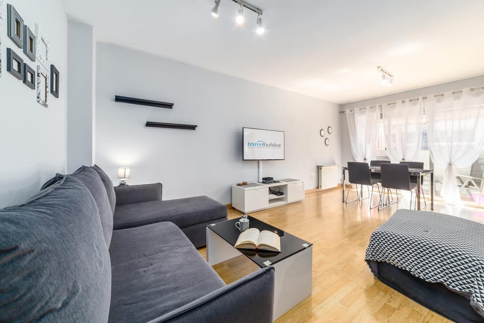 Communal lounge/ TV room, Living room, Seating area