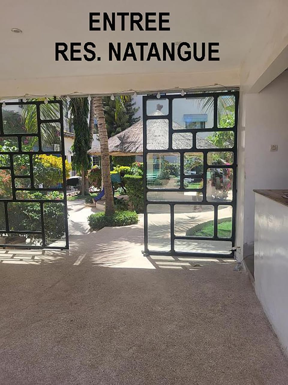 Studio Lipstick Apartment in Saly