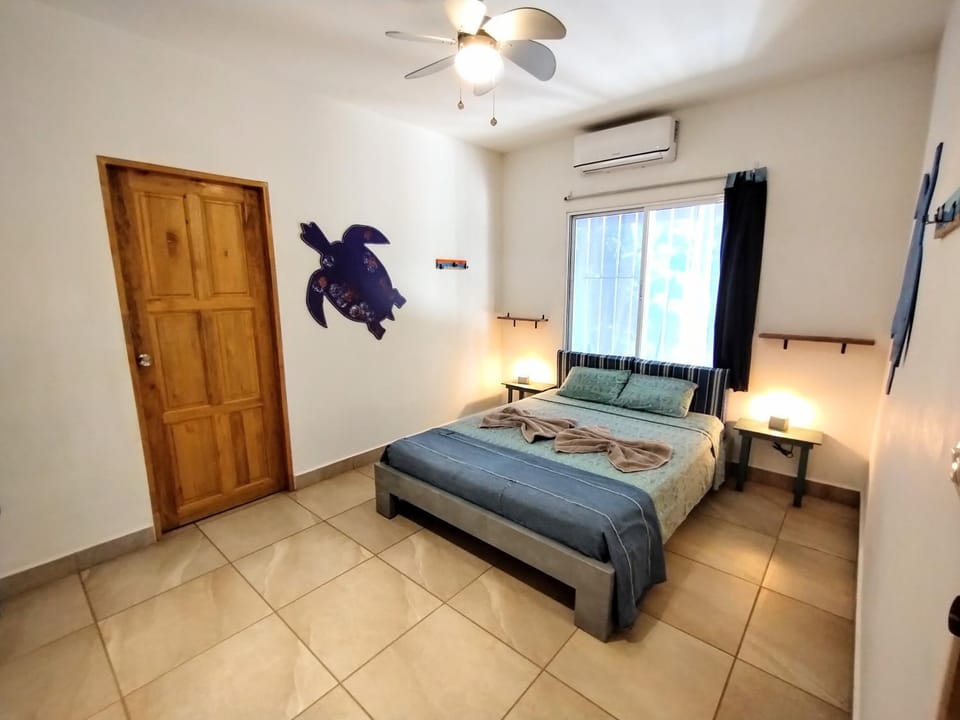Bed, Photo of the whole room, Bedroom, air conditioner