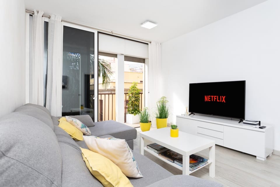 Communal lounge/ TV room, Living room, Seating area