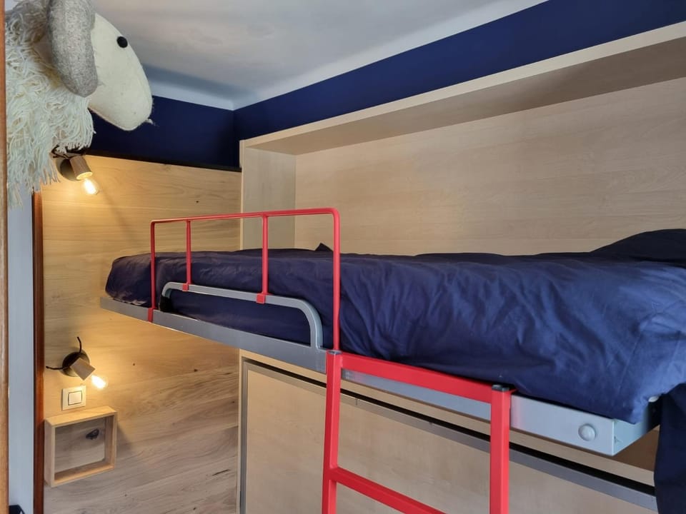 bunk bed