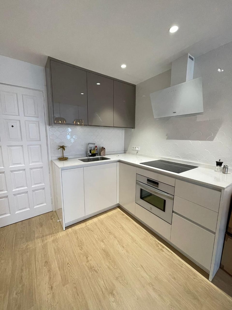Kitchen or kitchenette