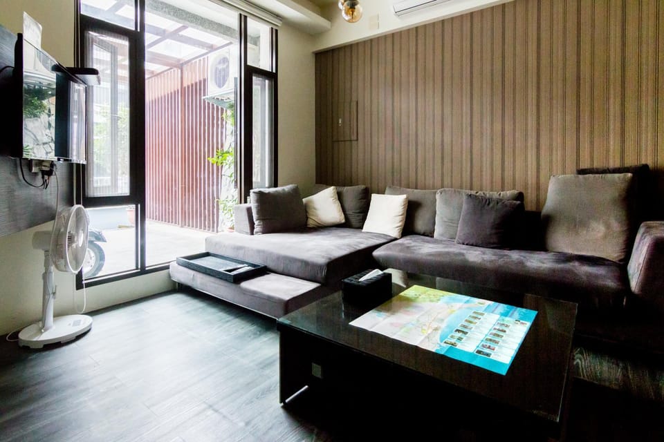 Communal lounge/ TV room