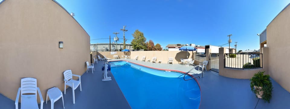 Day, Summer, On site, Pool view, Swimming pool