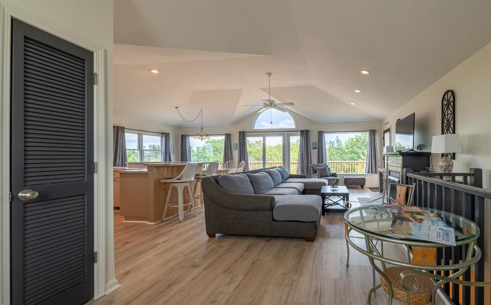 Time to Chill - Corolla, Whalehead, Ocean View, 480 Yds to Beach, Pool, Flex Stays House in Corolla