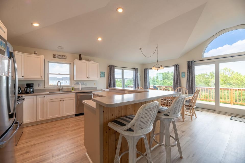 Time to Chill - Corolla, Whalehead, Ocean View, 480 Yds to Beach, Pool, Flex Stays House in Corolla