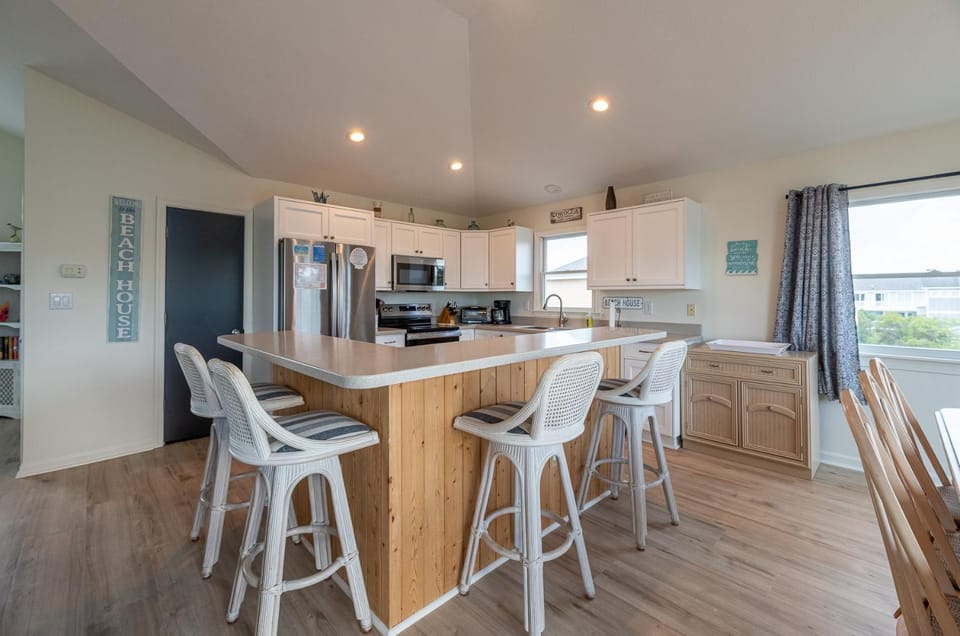 Time to Chill - Corolla, Whalehead, Ocean View, 480 Yds to Beach, Pool, Flex Stays House in Corolla