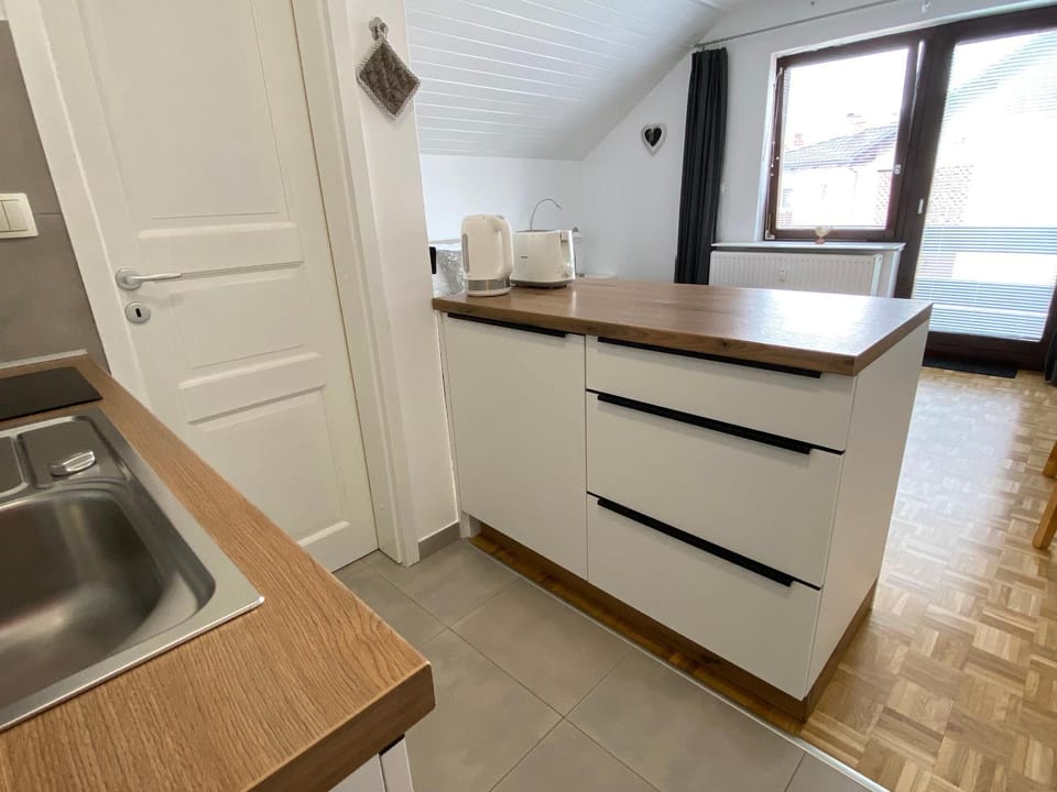 Property building, Kitchen or kitchenette, kitchen