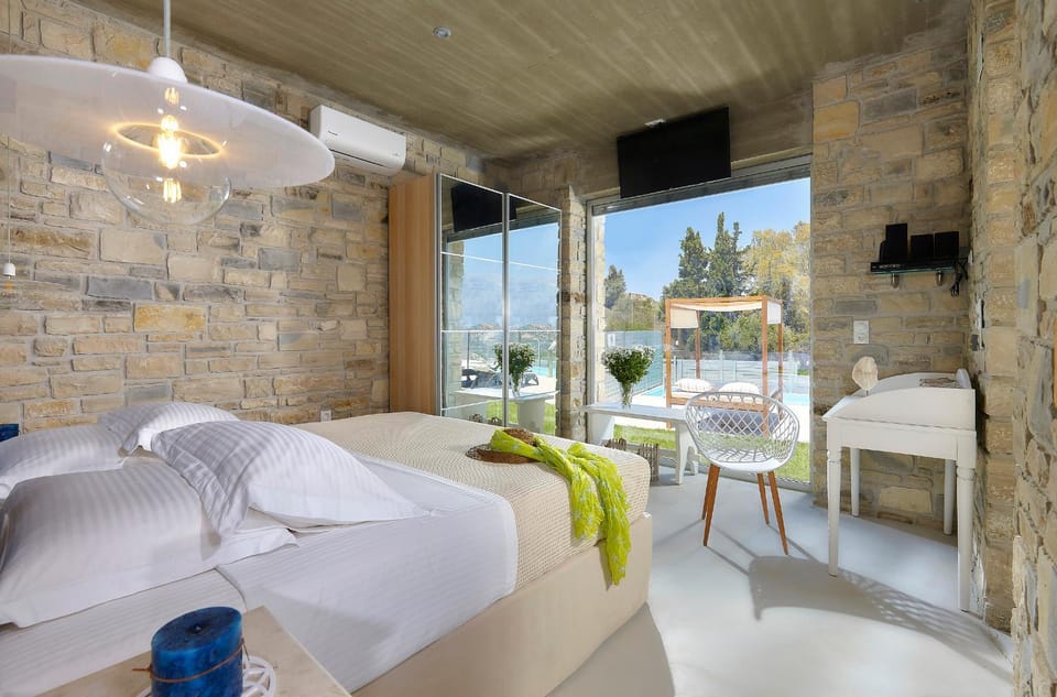 Bedroom, Garden view, Pool view