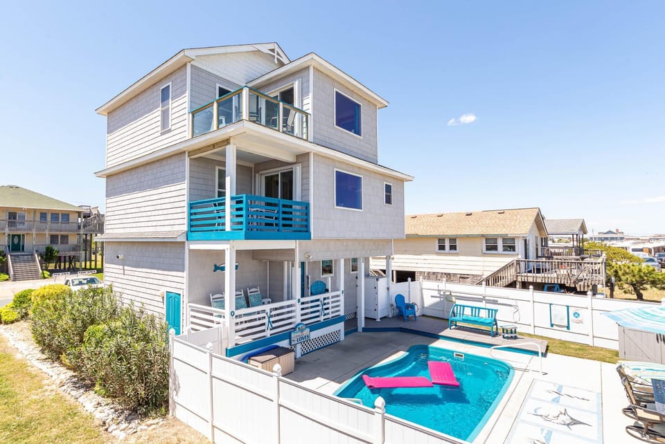 Everybody Loves...Sand, Sun & Fun - KDH MP 5.5, Ocean View, 100 Yds to Beach, Pool, Fire Pit, Flex Stays House in Kill Devil Hills