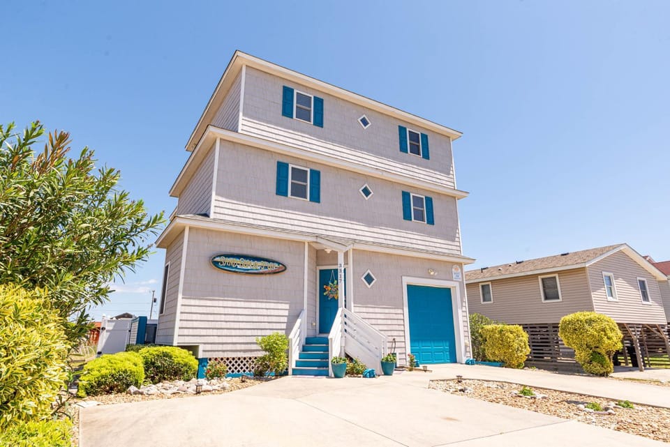 Everybody Loves...Sand, Sun & Fun - KDH MP 5.5, Ocean View, 100 Yds to Beach, Pool, Fire Pit, Flex Stays House in Kill Devil Hills