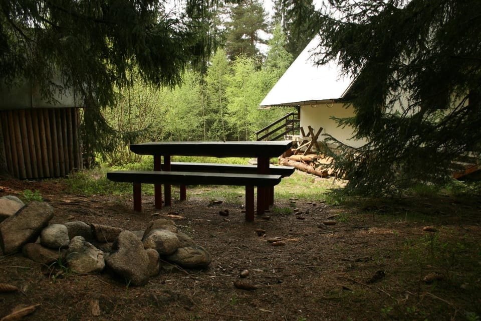 Neighbourhood, Seating area