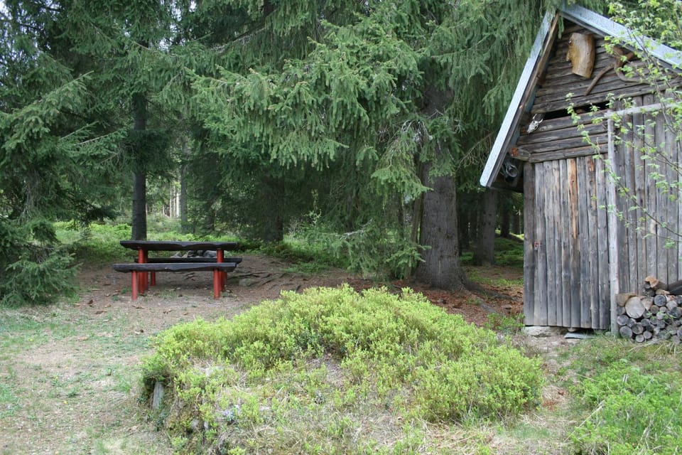 Neighbourhood, Seating area