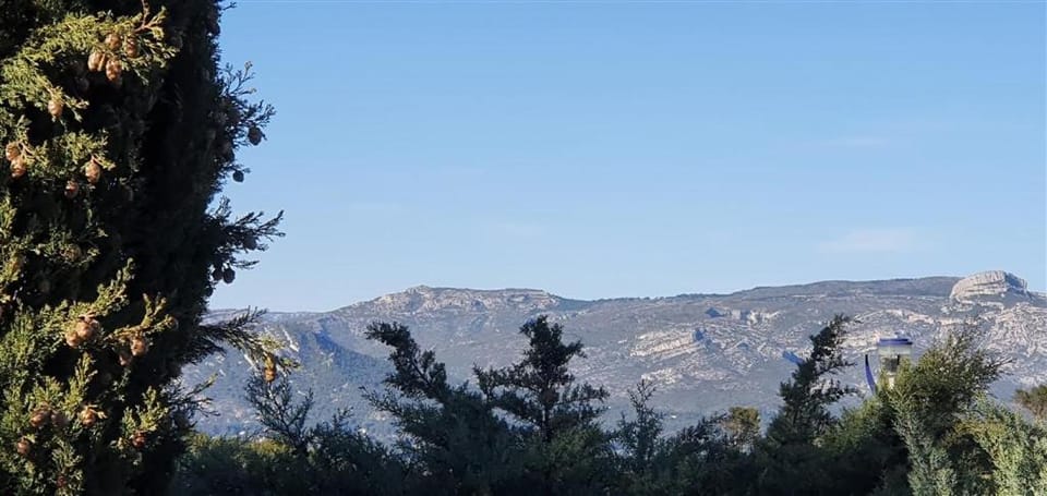 Villa T3 à 10' de Cassis - Piscine privée et cuisine d'été extérieure House in Carnoux-en-Provence