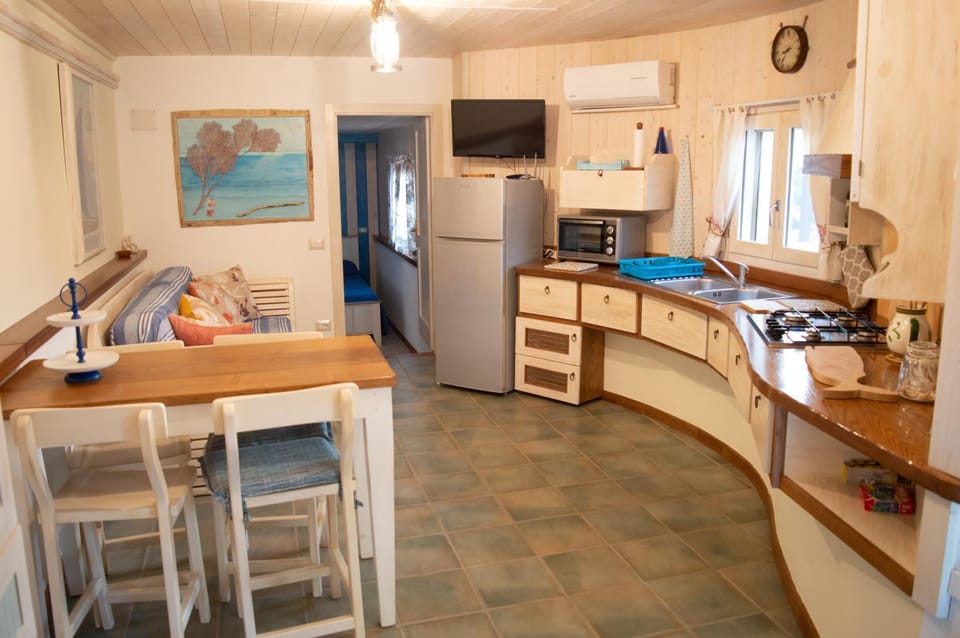 Living room, kitchen