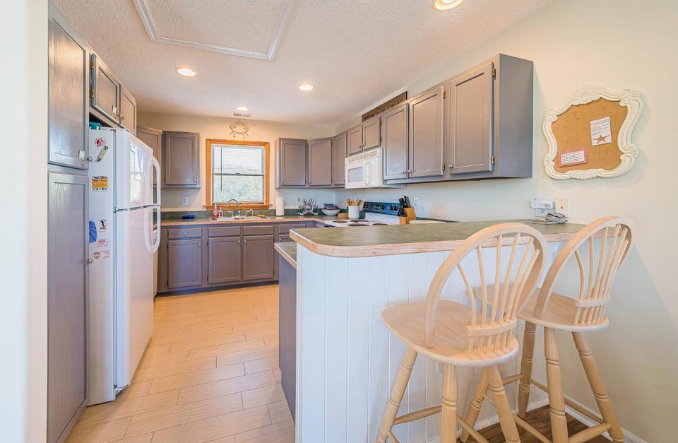 Beach Place - Corolla, Ocean Sands, 370 Yards to the Beach, Flex Stays, Pets OK, Pool! House in Corolla