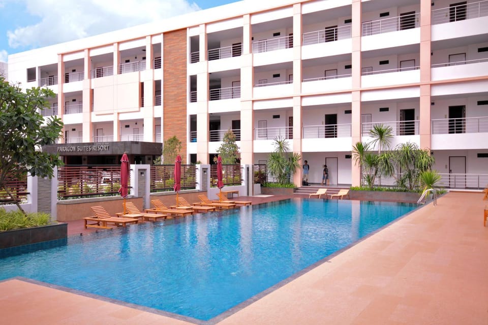 Paragon Suites Resort Hotel in Pattaya City