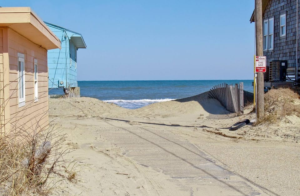 Ocean Wynns - Nags Head MP 13, 20 Yards to the Beach, Ocean Views, Close to Attractions House in Nags Head