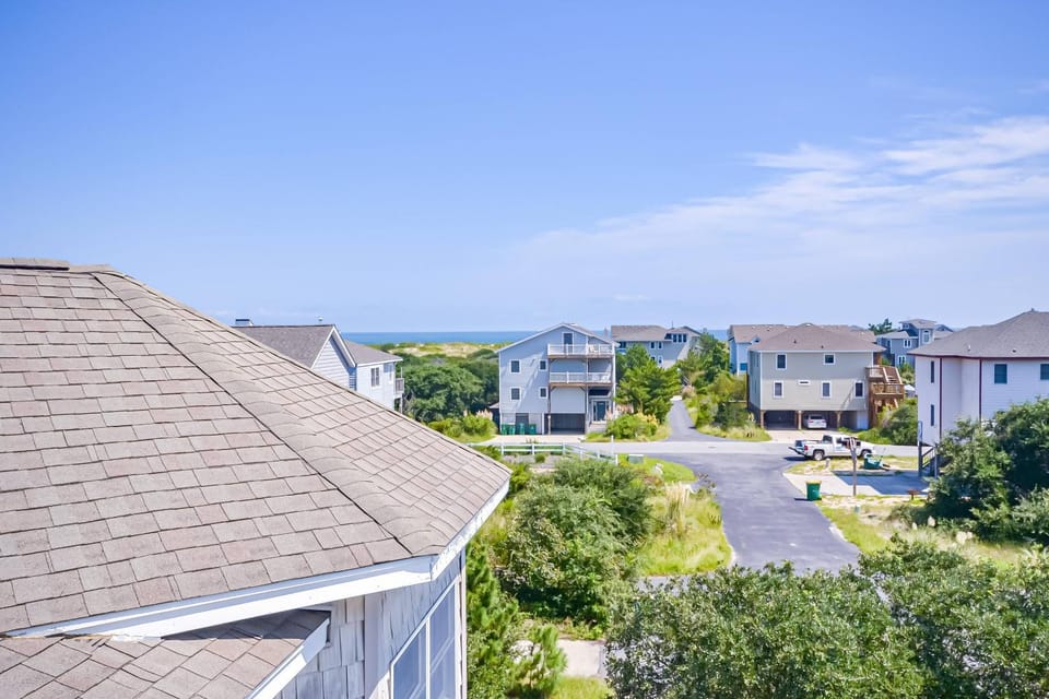 Eagle Quay - Corolla, Ocean Sands, Oceanside, 190 Yds to Beach, Hot Tub, Pets OK, Community Pool House in Corolla