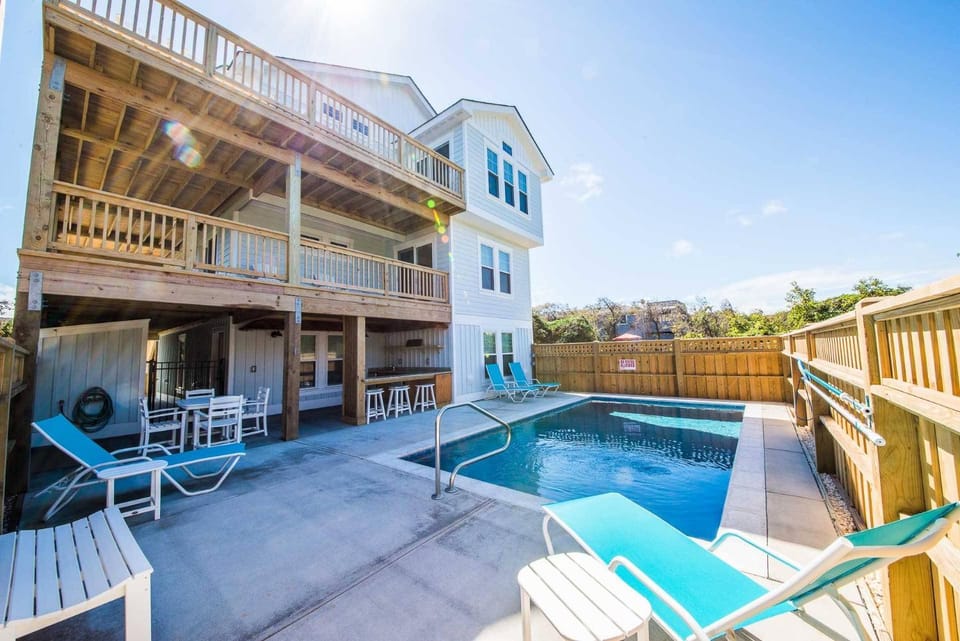Sea Fever - Duck, Saltaire, 130 Yds to Beach, Ocean View, Pool, Hot Tub, Tiki Bar, Flex Stays House in Duck