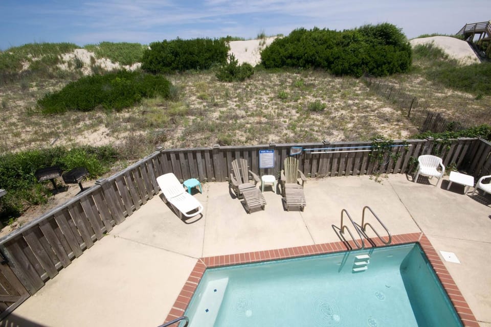 Terning Point - Corolla, Crown Point, Oceanfront, 20 Yds to Beach, Ocean View, Pool, Hot Tub, Pets OK House in Corolla