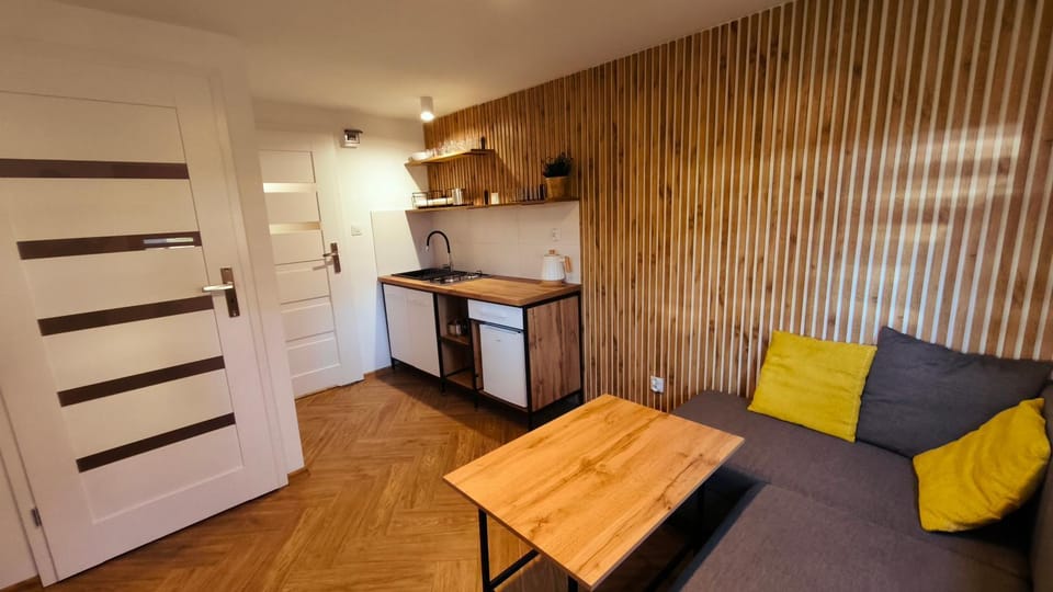 Kitchen or kitchenette, Seating area