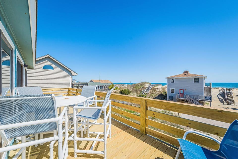 Sea II Views - S Nags Head MP 18.5, Expansive Ocean Views, 100 Ft to Beach, Flex Stays House in Nags Head