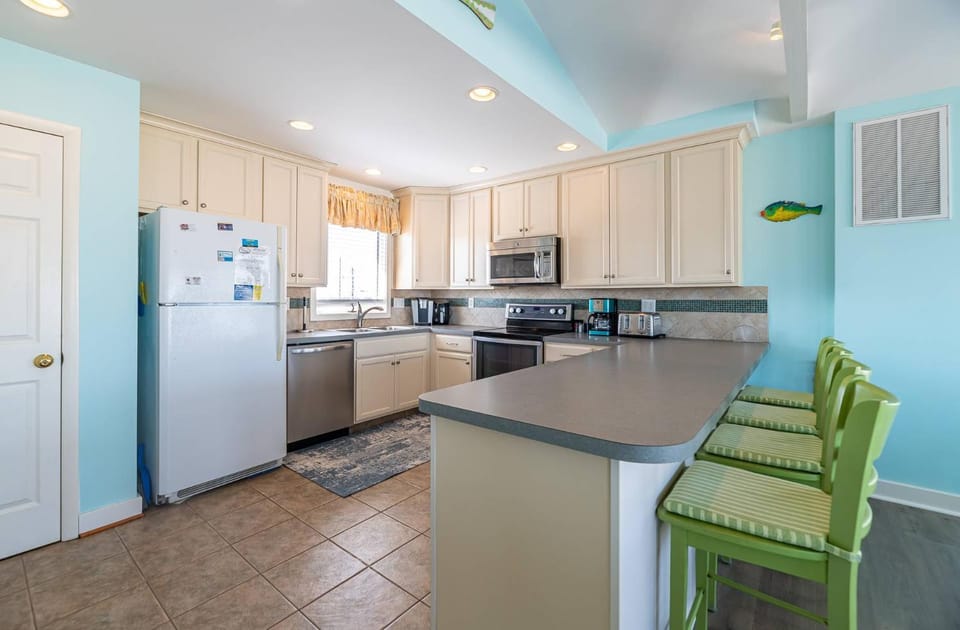 Sea II Views - S Nags Head MP 18.5, Expansive Ocean Views, 100 Ft to Beach, Flex Stays House in Nags Head