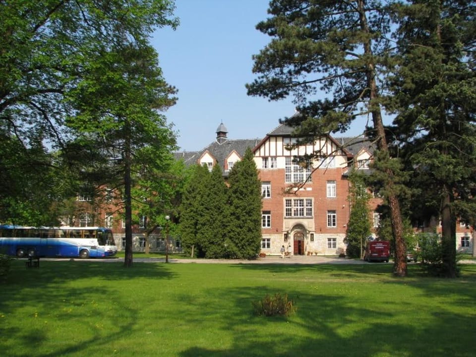 Property building, Day, Garden