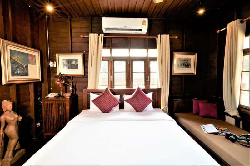 Bed, air conditioner