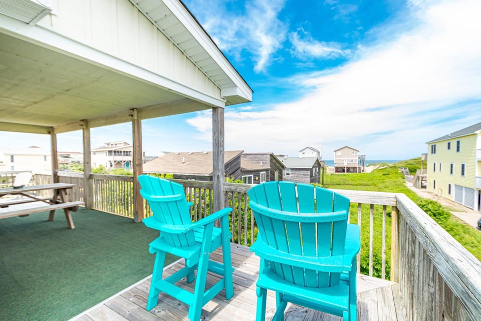 Angel's Nest - S Nags Head MP 17.5, 75 Yds to Beach, Ocean View, Quaint Family Home House in Nags Head