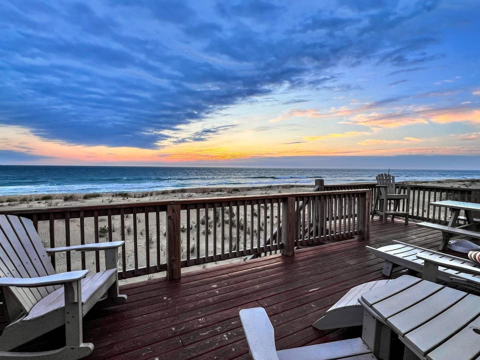 Mitch's Haven - Kitty Hawk MP 2, Oceanfront, 3 Bedrooms, Vintage Charming Cottage House in Kitty Hawk