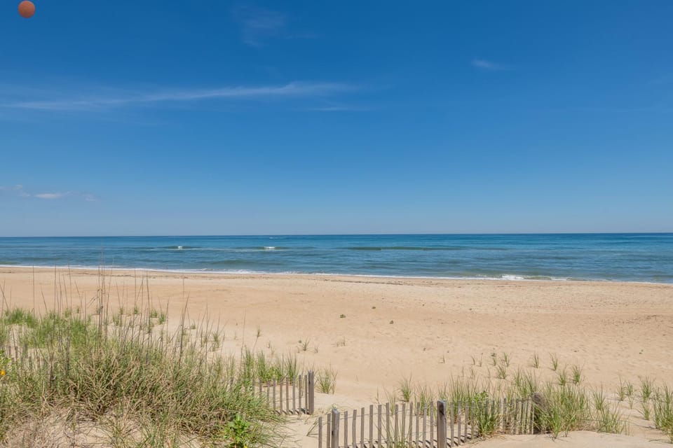 Mitch's Haven - Kitty Hawk MP 2, Oceanfront, 3 Bedrooms, Vintage Charming Cottage House in Kitty Hawk