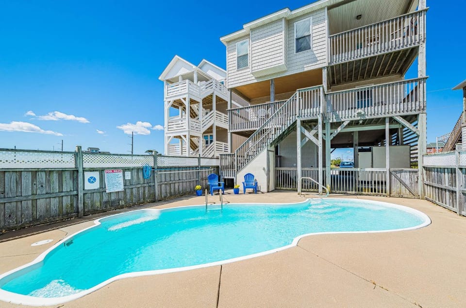 Shell Town – Nags Head MP 16, Ocean View, 360 Yds to Beach, Pool, Hot Tub, Flex Stays House in Nags Head