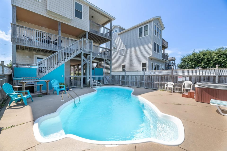 Shell Town – Nags Head MP 16, Ocean View, 360 Yds to Beach, Pool, Hot Tub, Flex Stays House in Nags Head