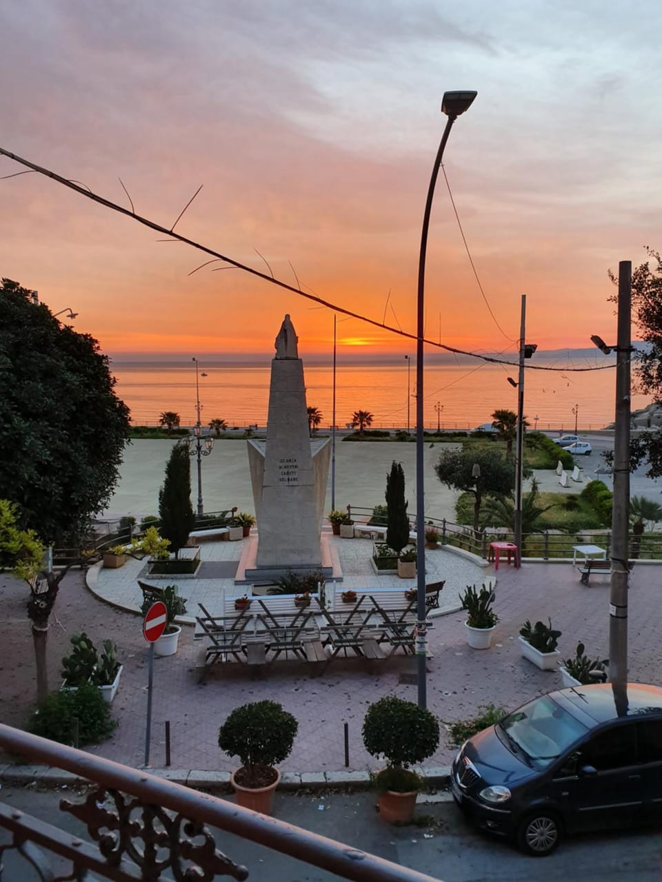 Property building, Nearby landmark, Sea view, Sunrise, Parking