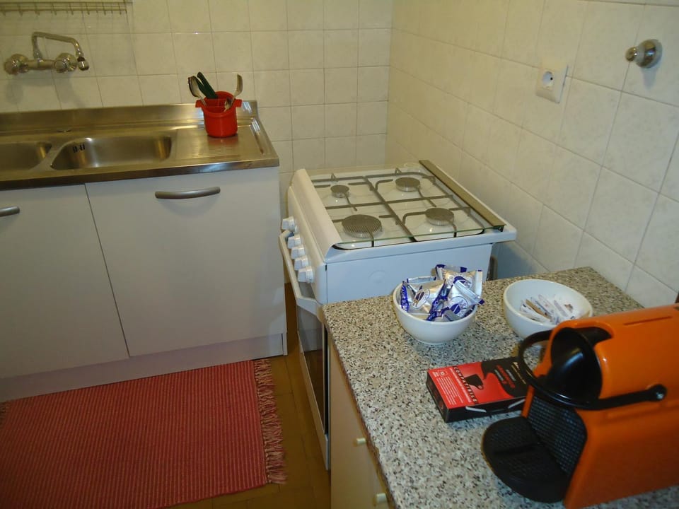 Coffee/tea facilities, Kitchen or kitchenette, Food and drinks