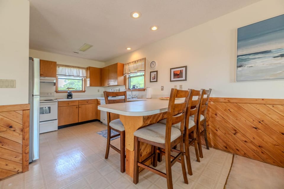 Persimmon - Duck, Sanderling, Ocean View, 65 Yds to Beach, Community Pool, Tennis, Flex Stays House in Duck