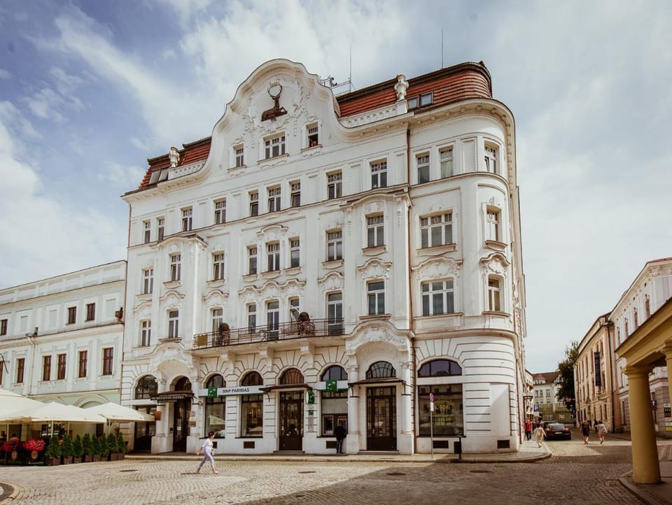 Property building, City view, Location