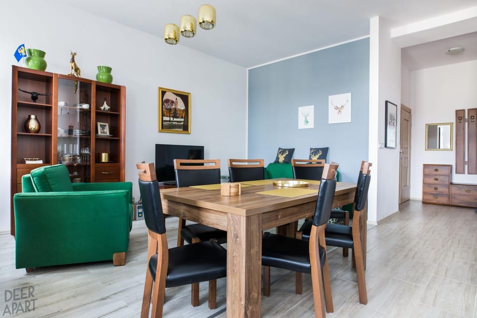 Coffee/tea facilities, Living room, Seating area, Dining area